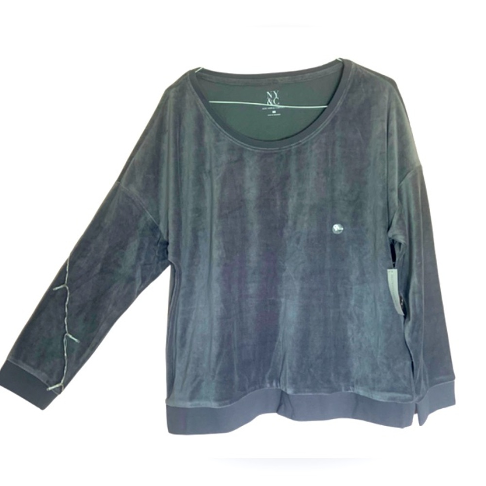VELVET ‘NY&C’ CREWNECK SWEATER!!